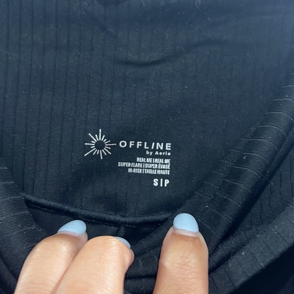 offline by aerie cross flare yogas - Picture 4 of 4